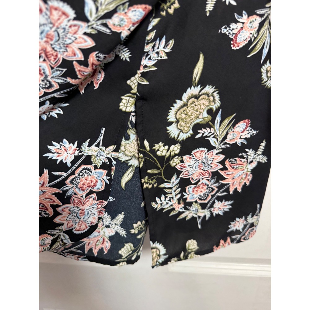Terra & Sky Womens 3X Black Soot Floral Roll Tab Sleeve V-Neck Blouse - Picture 8 of 11